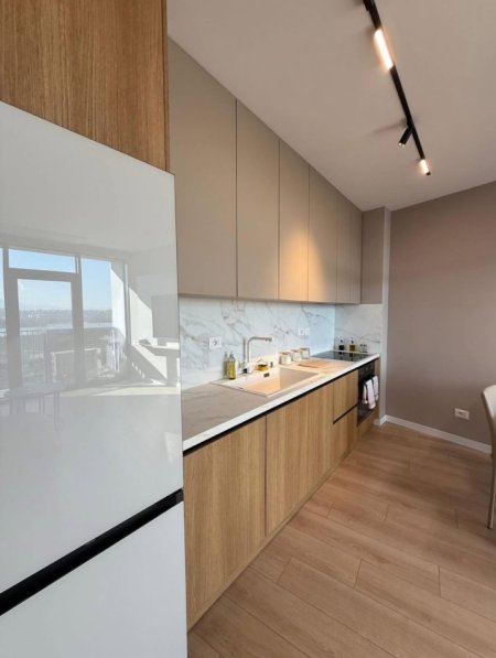 Tirane, jepet me qera apartament 1+1 , 70 m² 1.100 € (Rruga e Kosovareve)