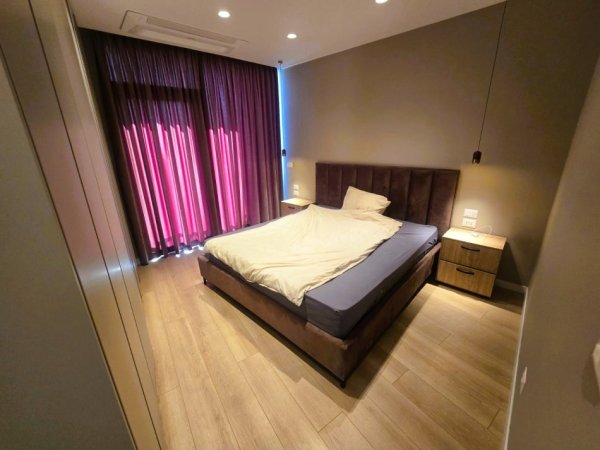 Tirane, jepet me qera apartament 1+1 , 70 m² 1.100 € (Rruga e Kosovareve)