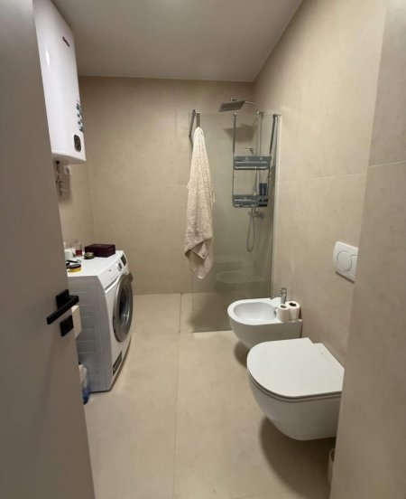 Tirane, jepet me qera apartament 1+1 , 70 m² 1.100 € (Rruga e Kosovareve)