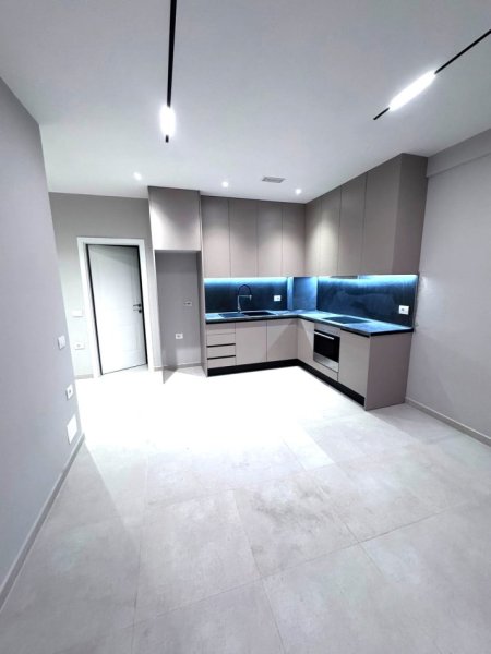 Jepet me Qera Apartament 1+1 Bosh Pas Concordit, 5 Maj,   400 €URO