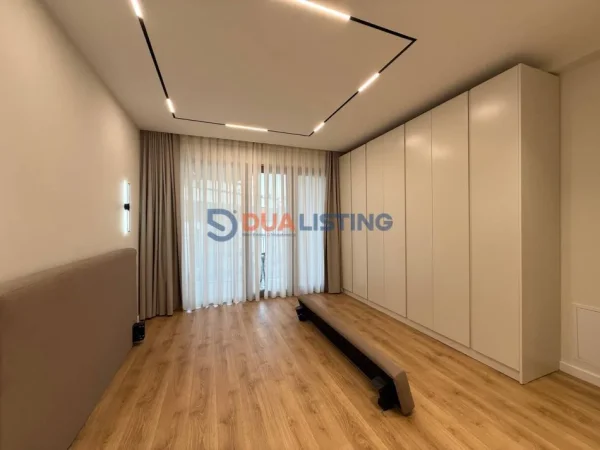 Tirane, jepet me qera apartament 1+1 , 60 m² 1.350 € (Liqeni i Thate)