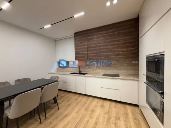 Tirane, jepet me qera apartament 1+1 , 60 m² 1.350 € (Liqeni i Thate)