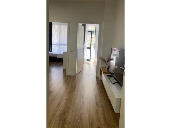 Tirane, jepet me qera apartament 2+1+Ballkon Kati 2, 80 m² 800 € (PRANE SPITALIT GJERMAN)