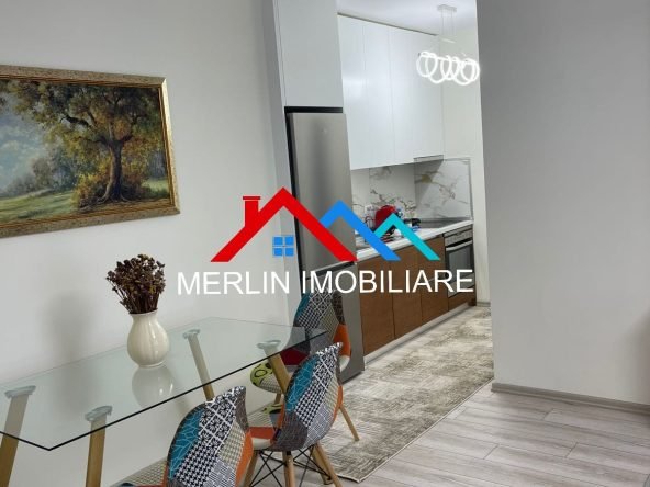 Tirane, jepet me qera apartament 1+1+Ballkon Kati 8, 70 m² 900 € (RRUGA KOSOSVAREVE)