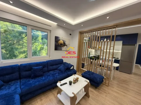 Vlore, shitet apartament 1+1+Ballkon Kati 3, 75 m² 158.000 € (Rruga Dhimitër Konomi)