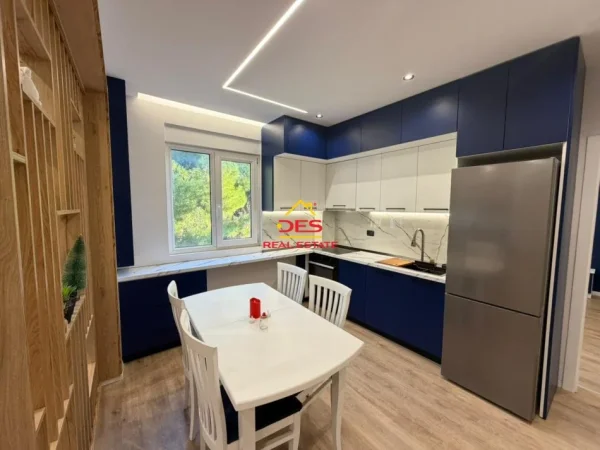 Vlore, shitet apartament 1+1+Ballkon Kati 3, 75 m² 158.000 € (Rruga Dhimitër Konomi)