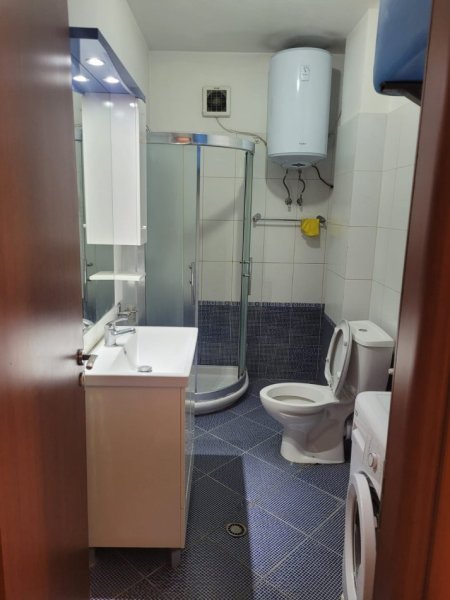 Tirane, shitet apartament 1+1 Kati 2, 70 m² 167.000 € (Rruga Robert Zhvarc,Komuna e Parisit)
