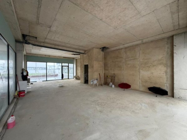 Tirane, jepet me qera ambjent biznesi Kati 0, 103 m² (Univers City.)
