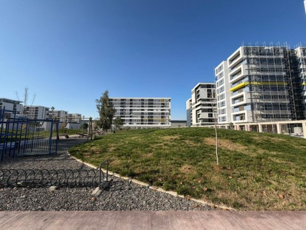 Tirane, jepet me qera ambjent biznesi Kati 0, 103 m² (Univers City.)