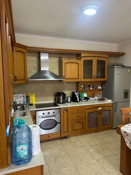 Tirane, shitet apartament 1+1 Kati 5, 80 m² 125.000 € (Kinostudio)