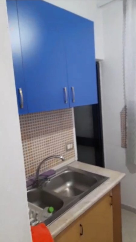 Jepet me Qera Apartamenti 1+1 tek Rruga Sulejman Vathi, pranë Bulevardit të Ri, 300 €uro