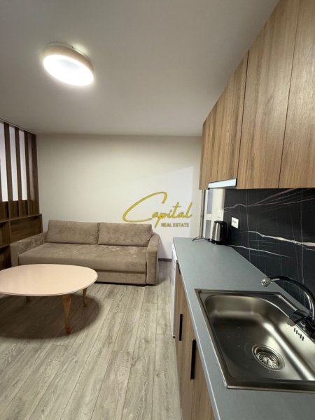 Tirane, jepet me qera apartament Air Bnb 3+1 Kati 2, 120 m² 2.200 € (QENDER)