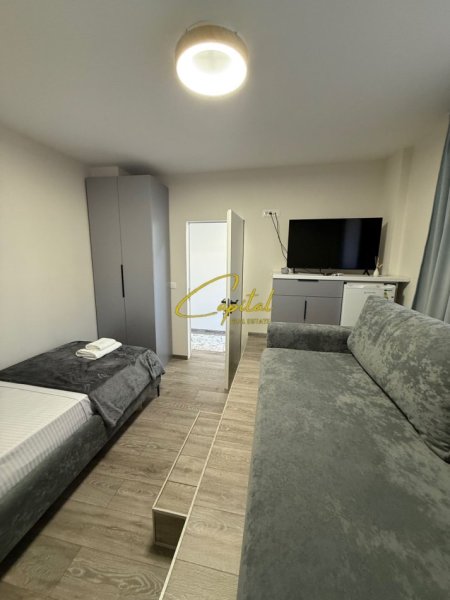 Tirane, jepet me qera apartament Air Bnb 3+1 Kati 2, 120 m² 2.200 € (QENDER)