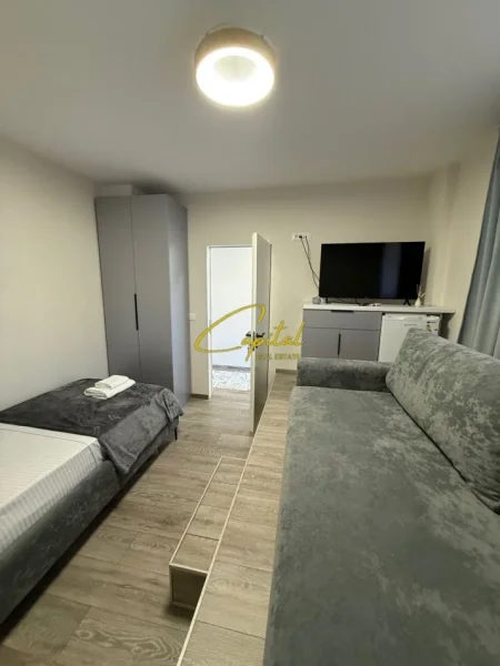 Tirane, jepet me qera apartament Air Bnb 3+1 Kati 2, 120 m² 2.200 € (QENDER)