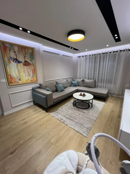 Tirane, jepet me qera apartament 2+1 Kati 5, 90 m² 510 €