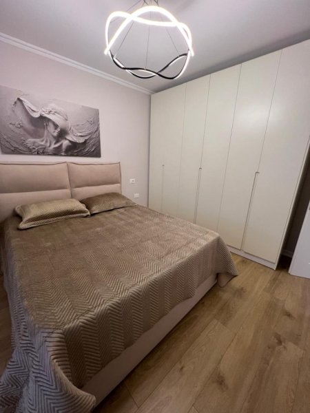 Tirane, jepet me qera apartament 2+1 Kati 5, 90 m² 510 €
