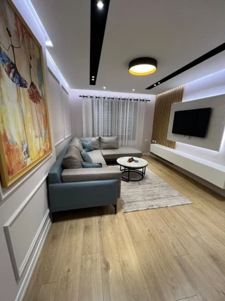 Tirane, jepet me qera apartament 2+1 Kati 5, 90 m² 510 €
