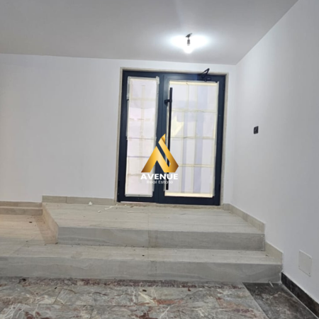 Tirane, jepet me qera ambjent biznesi Kati -1, 200 m² 3.000 € (sami frasheri)