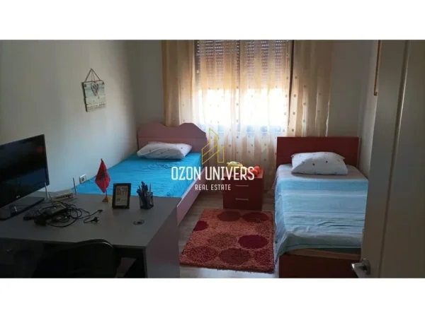 Tirane, jepet me qera apartament 2+1+Ballkon Kati 7, 80 m² 700 € (ish Fusha e Aviacionit)