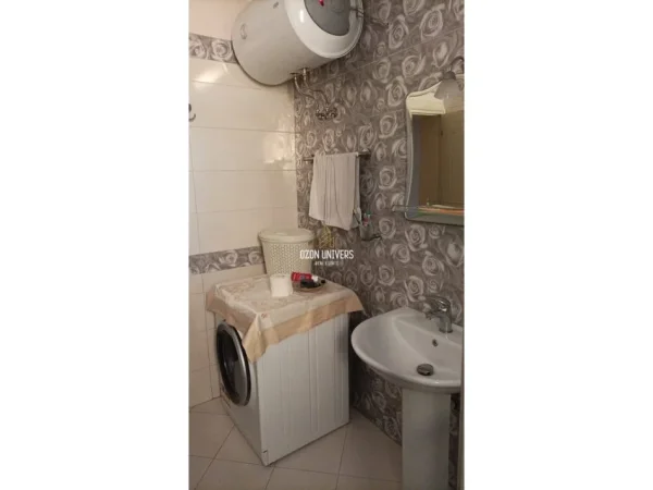 Tirane, jepet me qera apartament 2+1+Ballkon Kati 7, 80 m² 700 € (ish Fusha e Aviacionit)