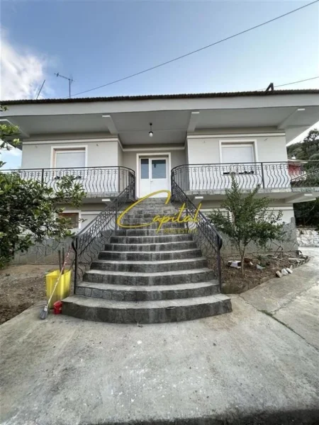 Tirane, jepet me qera Vile 3+1 Kati 2, 500 m² 500 € (VORE)