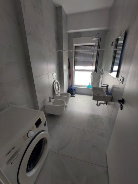 Tirane, jepet me qera apartament 1+1+Ballkon Kati 5, 50 m² 450 € (Jepet me Qera Apartament 1+1 ne Ali Dem tek Rezidenca Kaimi)