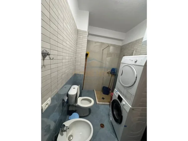 Tirane, jepet me qera apartament 1+1 Kati 5, 42 m² 370 € (Astir)
