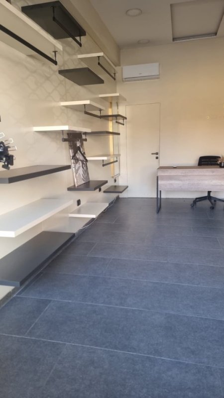 📍JEPET ME QERA AMBIENT BIZNESI ME SIPEEFAQE 35 m² AFER SPITALIT TE PEDIARRISE TEK QSUT