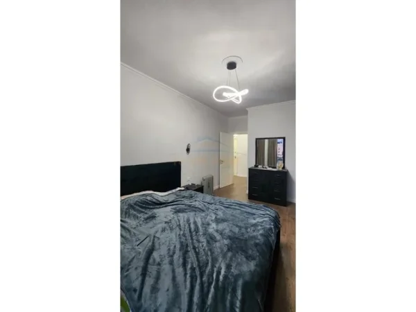 Tirane, jepet me qera apartament 1+1+Ballkon Kati 6, 58 m² 900 € 