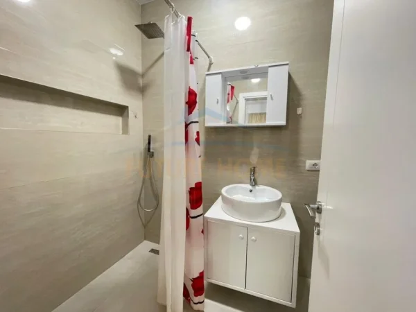Tirane, jepet me qera 1+1+Ballkon Kati 2, 73 m² 800 € 