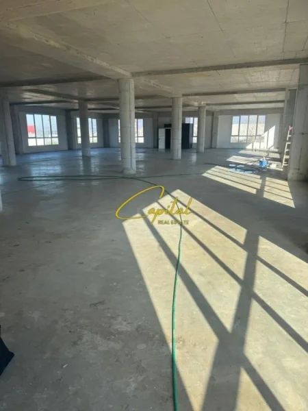 Tirane, jepet me qera magazine Kati 0, 2.900 m² 13.000 € (KASHAR)