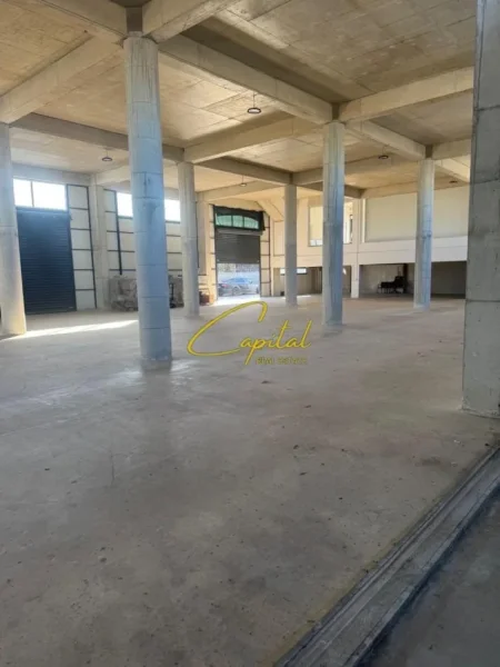 Tirane, jepet me qera magazine Kati 0, 2.900 m² 13.000 € (KASHAR)