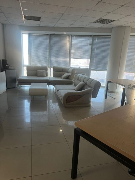 Tirane, jepet me qera ambjent biznesi Kati 10, 240 m² 2.500 € (tek Selvia, tek Universiteti Aldent, Rruga e Dibres.)