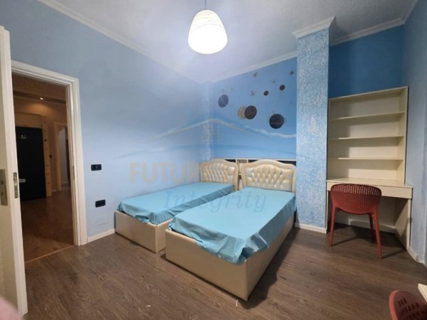 Tirane, jepet me qera apartament 2+1 Kati 2, 86 m² 550 € (rruga e thesarit, siper restorant freskut)