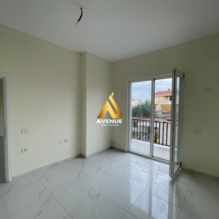 Tirane, jepet me qera ambjent biznesi Kati 1, 70 m² 450 € (bulevardi blu)