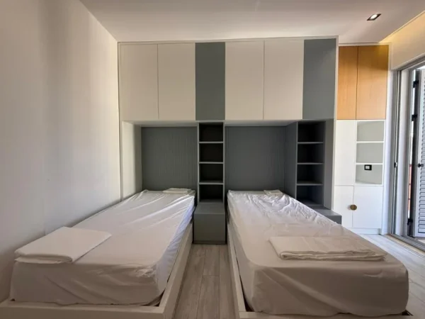 Tirane, jepet me qera apartament 3+1+Ballkon Kati 4, 120 m² 1250 € (Delijorgji)