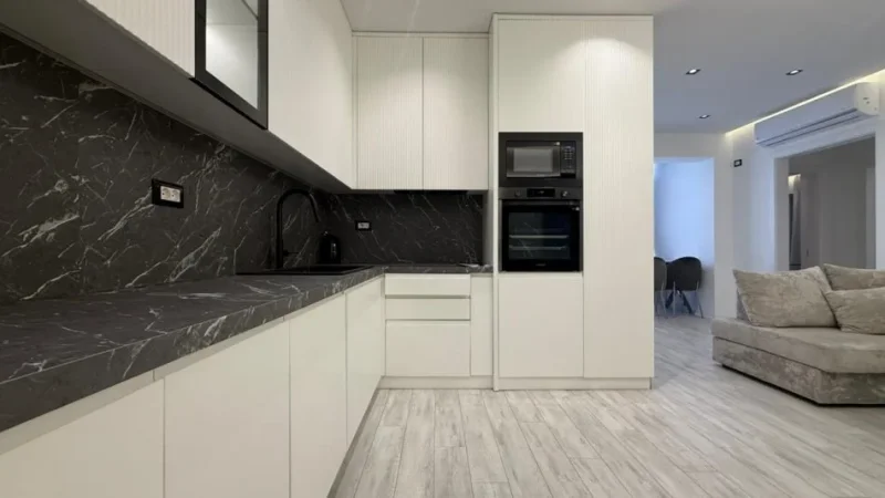 Tirane, jepet me qera apartament 3+1+Ballkon Kati 4, 120 m² 1250 € (Delijorgji)