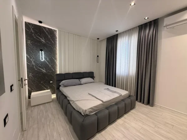 Tirane, jepet me qera apartament 3+1+Ballkon Kati 4, 120 m² 1250 € (Delijorgji)