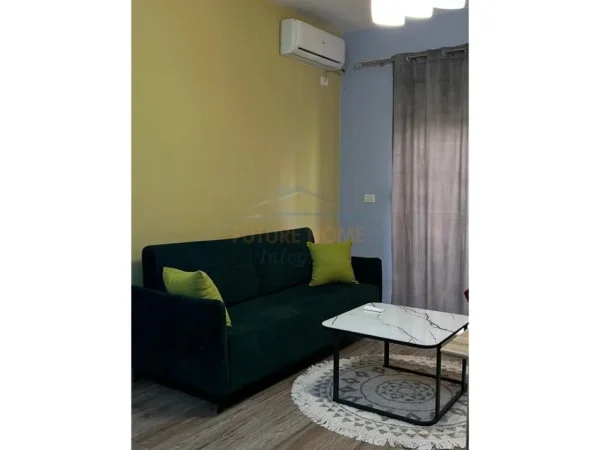 Tirane, jepet me qera apartament 1+1+Ballkon Kati 1, 57 m² 450 € 