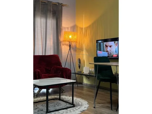 Tirane, jepet me qera apartament 1+1+Ballkon Kati 1, 57 m² 450 € 