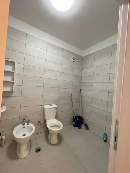 Tirane, shitet apartament 3+1+Ballkon Kati 2, 111 m² 155.000 € (Spitalit Amerikan 3)