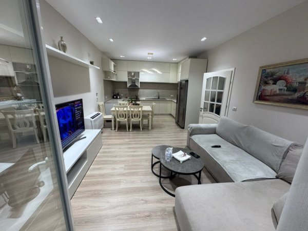 Tirane, jepet me qera apartament 2+1+Aneks+Ballkon Kati 2, 115 m² 800 € (DON BOSKO)