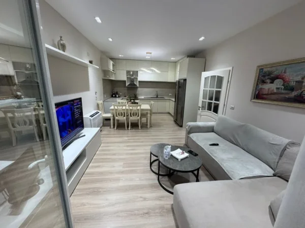 Tirane, jepet me qera apartament 2+1+Aneks+Ballkon Kati 2, 115 m² 800 € (DON BOSKO)