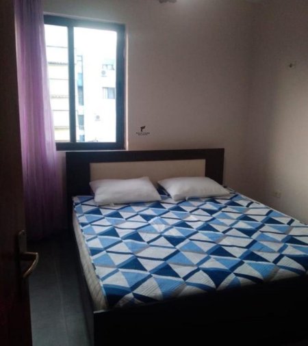 Tirane, jepet me qera apartament 1+1 Kati 8, 70 m² 400 € (PORCELAN)