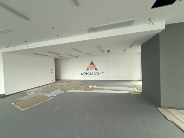 Tirane, jepet me qera ambjent biznesi Kati 6, 1.570 m² 39.250 € 