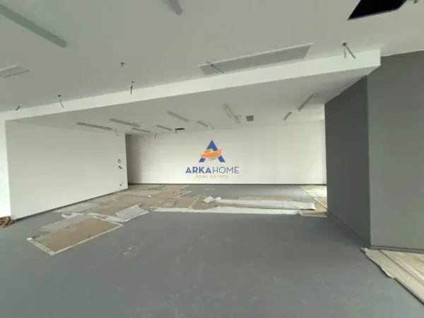 Tirane, jepet me qera ambjent biznesi Kati 6, 1.570 m² 39.250 € 