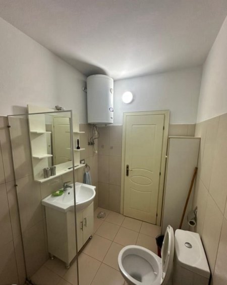 Tirane, jepet me qera apartament 2+1 Kati 5, 72 m² 500 € (PORCELAN)