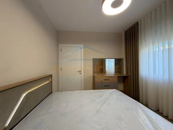 Tirane, shitet apartament 1+1+Ballkon Kati 2, 65 m² 108.000 € (FRESKU)