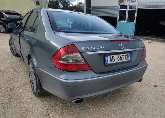 Berat, shitet Mercedes-Benz E320CDI, 2007, Nafte, Automatik  7.300 €