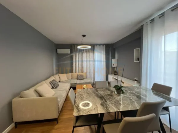 Tirane, jepet me qera apartament 2+1+Ballkon Kati 6, 103 m² 723 € (Bulevardi i ri)